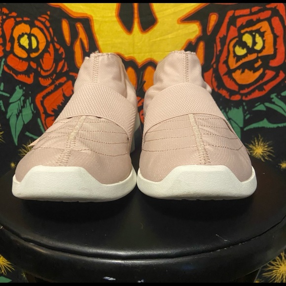 Nike x Fear of God Moccasins - Picture 4 of 9